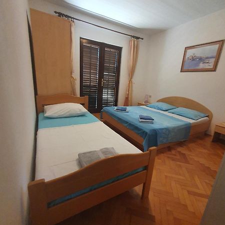 Apartments Karlo Omiš Chambre photo