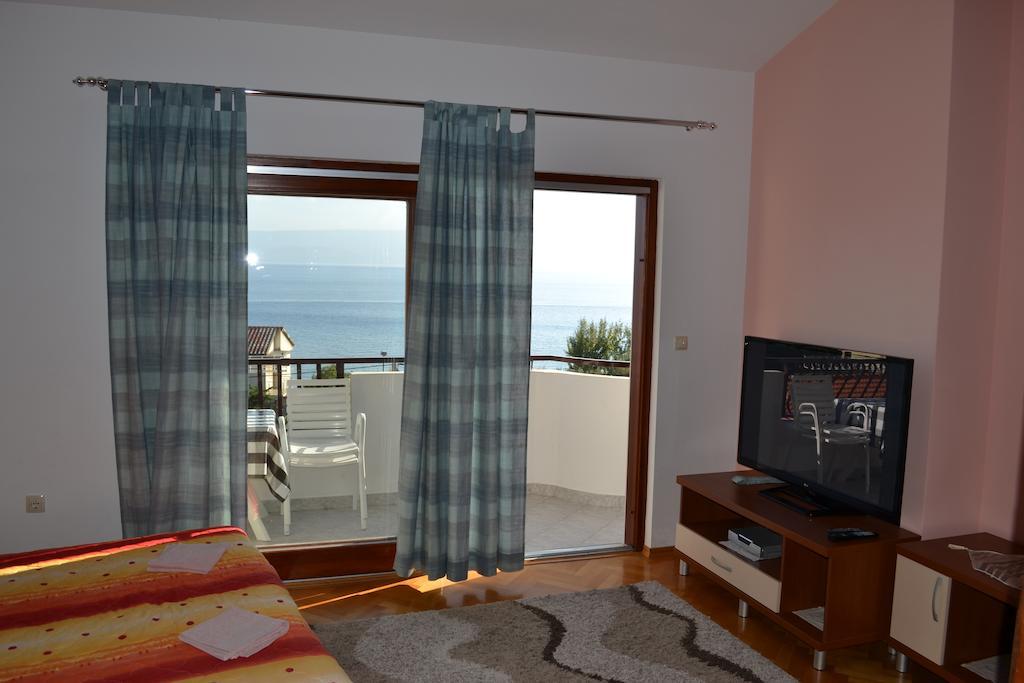 Apartments Karlo Omiš Chambre photo