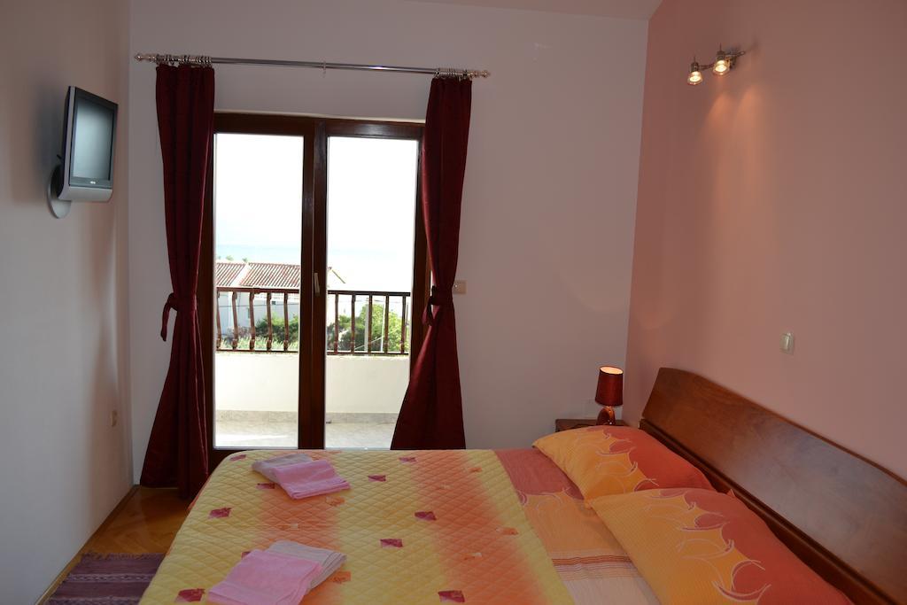 Apartments Karlo Omiš Chambre photo