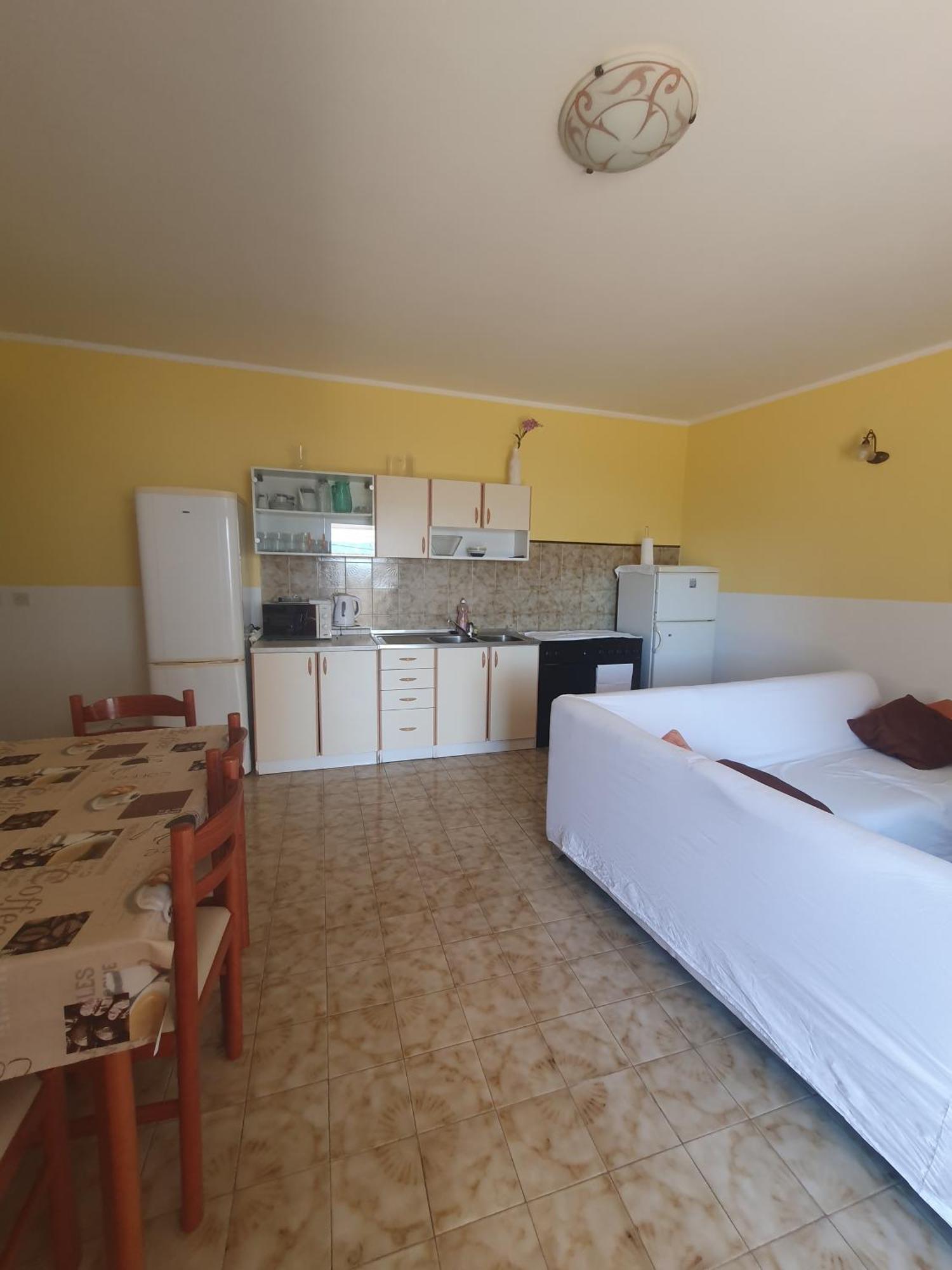 Apartments Karlo Omiš Chambre photo
