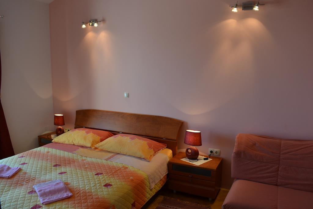 Apartments Karlo Omiš Chambre photo