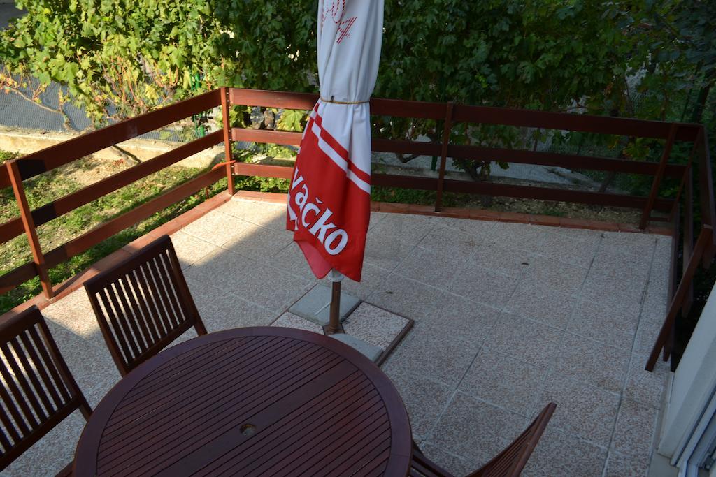 Apartments Karlo Omiš Chambre photo