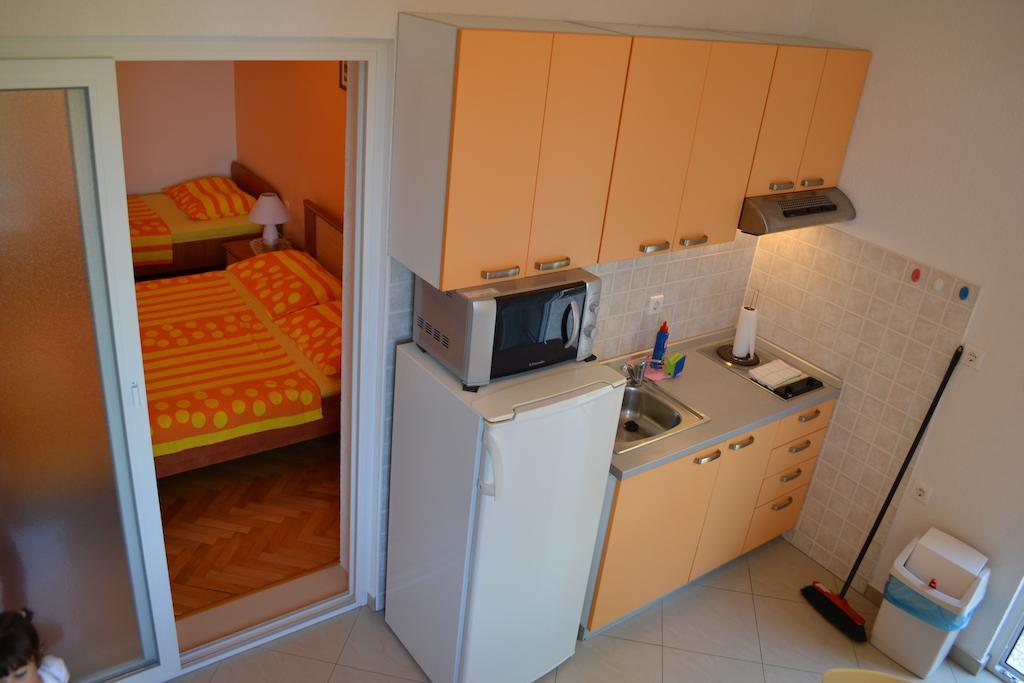 Apartments Karlo Omiš Chambre photo