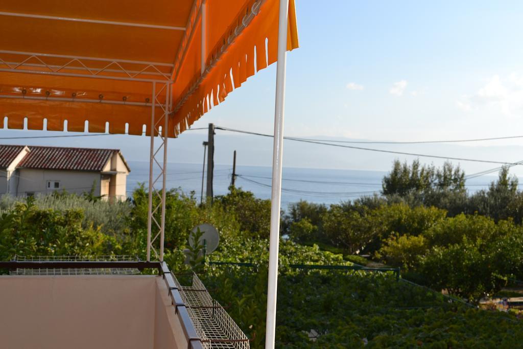 Apartments Karlo Omiš Chambre photo