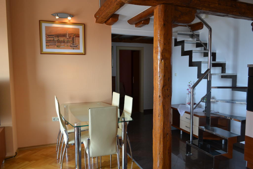 Apartments Karlo Omiš Chambre photo